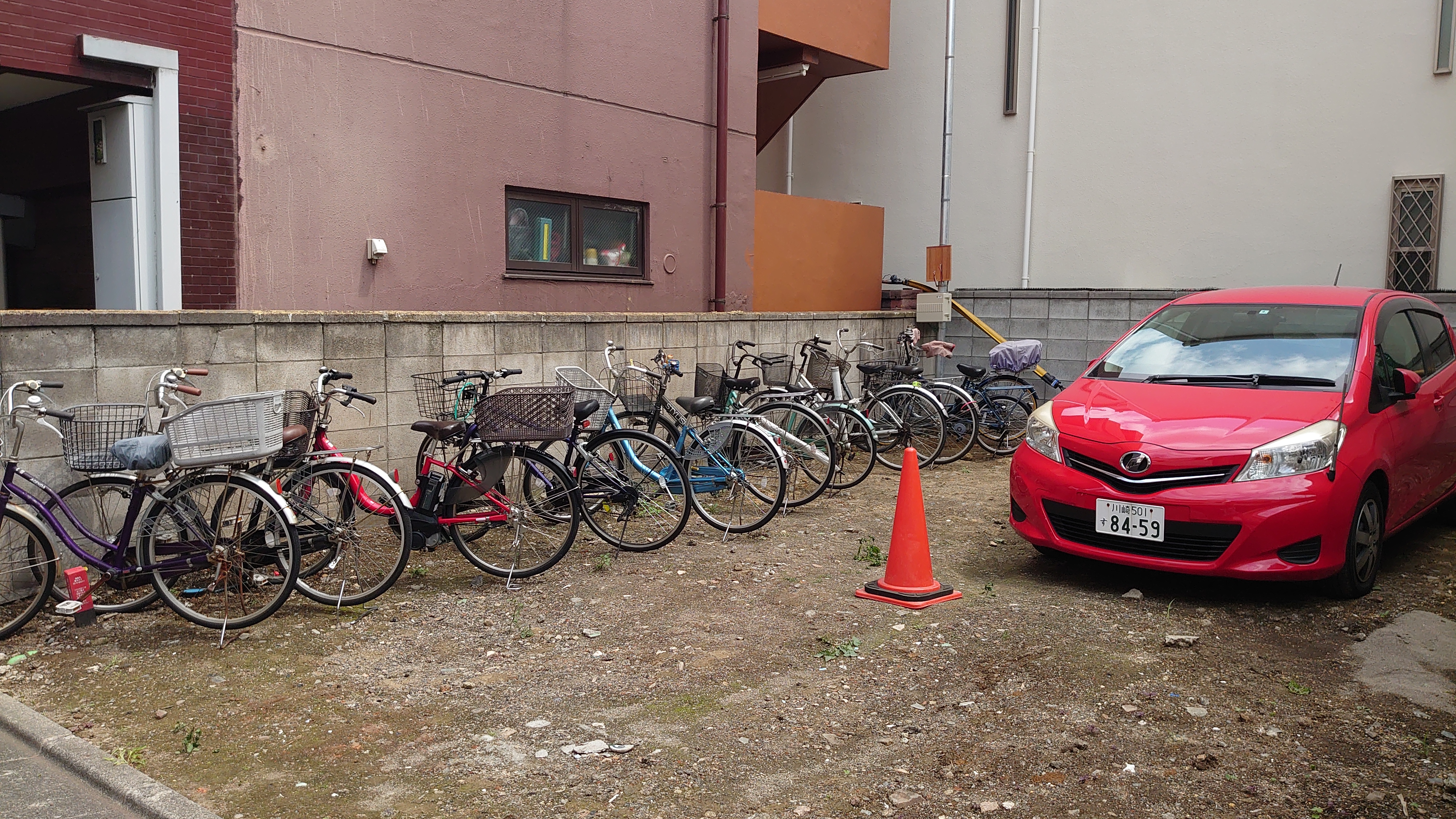 自転車の駐輪場を用意